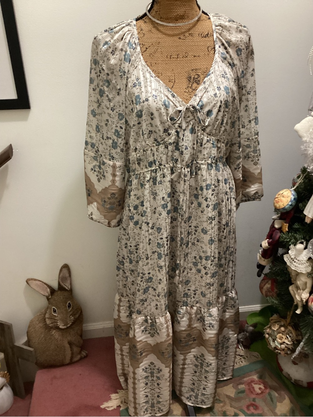 FRYE AND CO. Cream and Light Blue Floral Midi Dress
